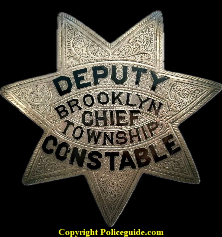 This image is for size comparison.  The older Chief Deputy is referred to as a Pie Plate large style star. 