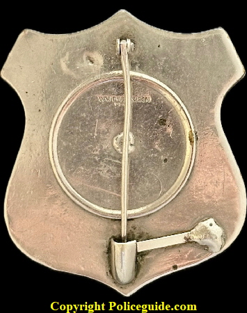 Philadelphia Police 6tth issue.1888 to 1930.  Hallmarked Wm Davey & Son Phila.  Notice the Lamb's Tail Catch