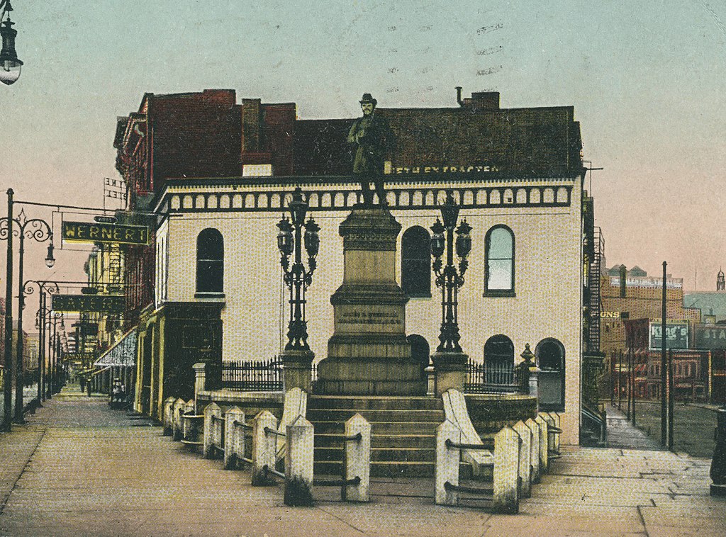 1024px-James_B._Steedman_Monument,_Toledo,_Ohio