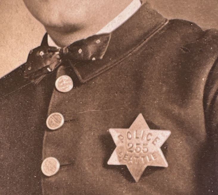 Seattle Police Cabinet Photo star No. 255 2