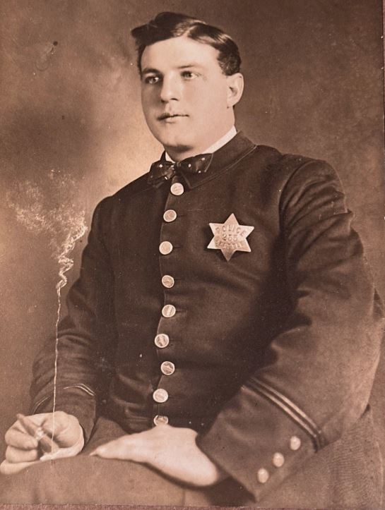 Seattle Police Cabinet Photo star No. 255