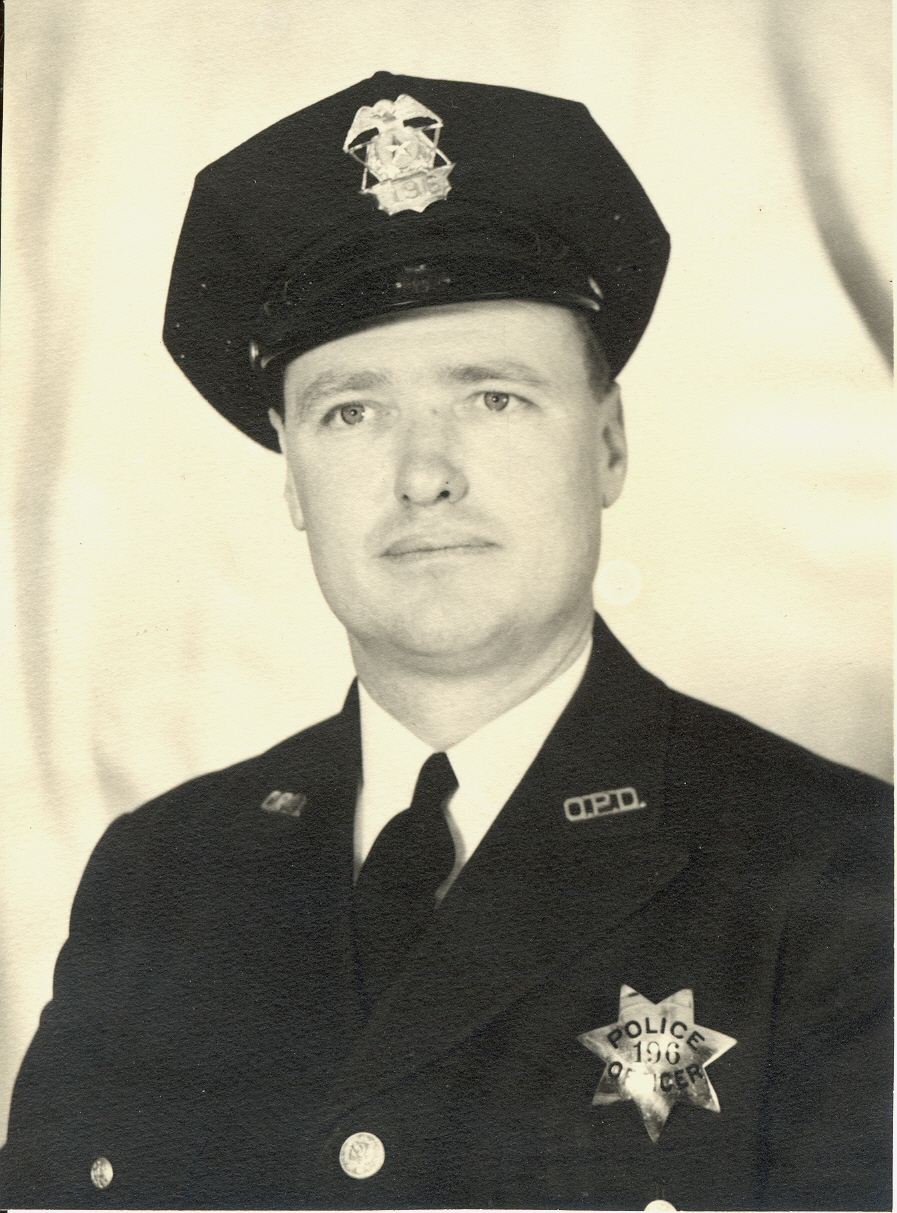 Oakland Policeman Thomas Chambers wearing badge 196.